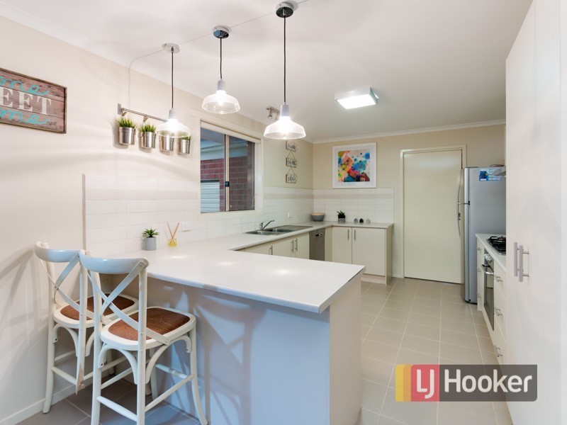 24 Yammerbook Way, Cranbourne East VIC 3977