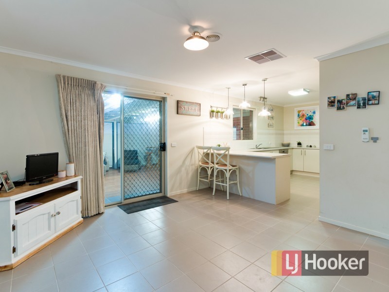 24 Yammerbook Way, Cranbourne East VIC 3977