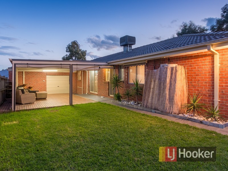24 Yammerbook Way, Cranbourne East VIC 3977