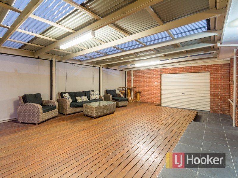 24 Yammerbook Way, Cranbourne East VIC 3977
