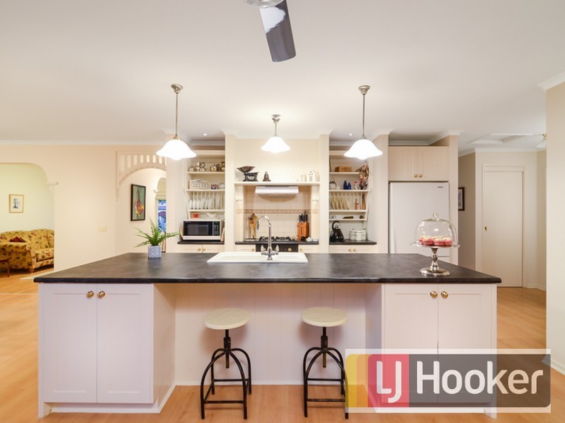 39 Allardice Parade, Berwick VIC 3806