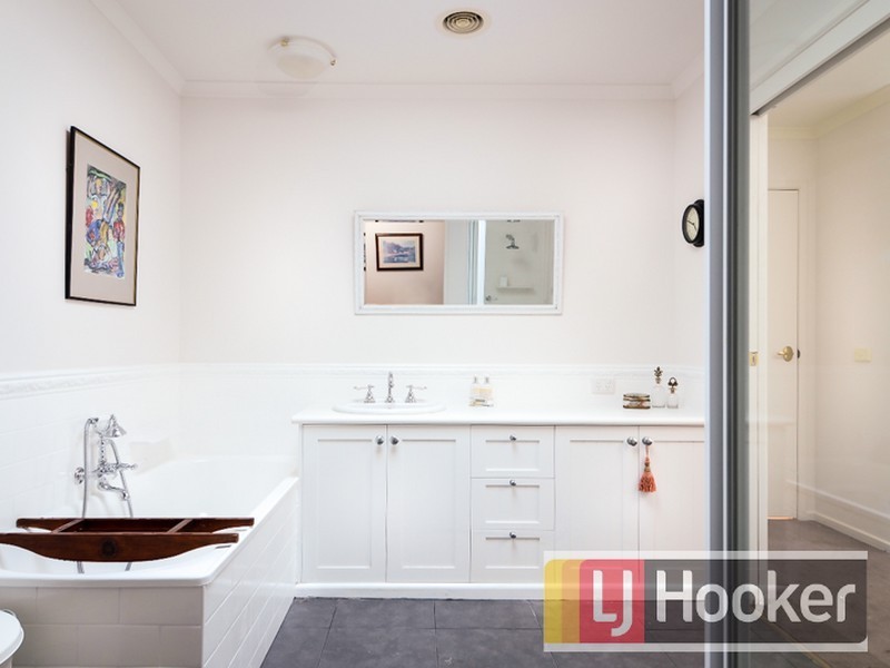 39 Allardice Parade, Berwick VIC 3806