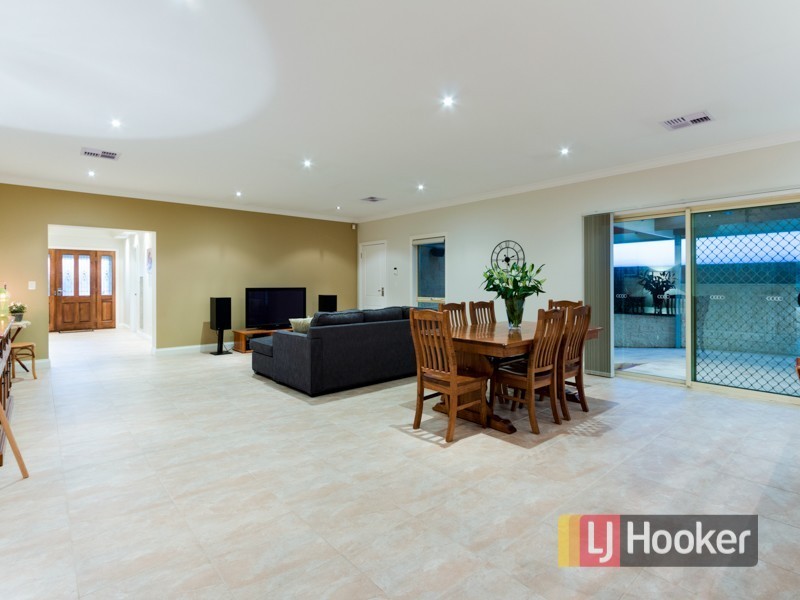 15 Bryn Mawr Boulevard, Berwick VIC 3806