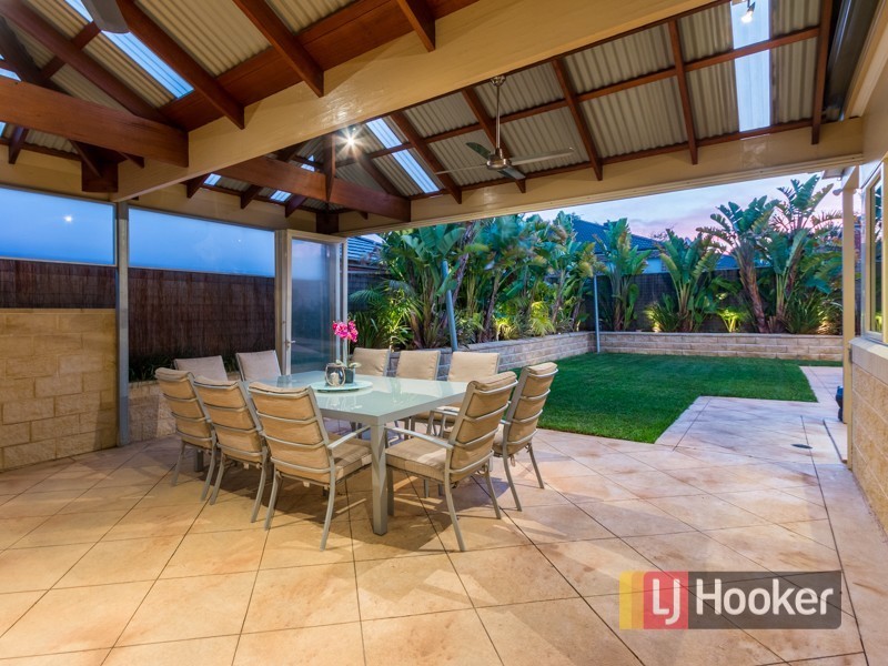 15 Bryn Mawr Boulevard, Berwick VIC 3806