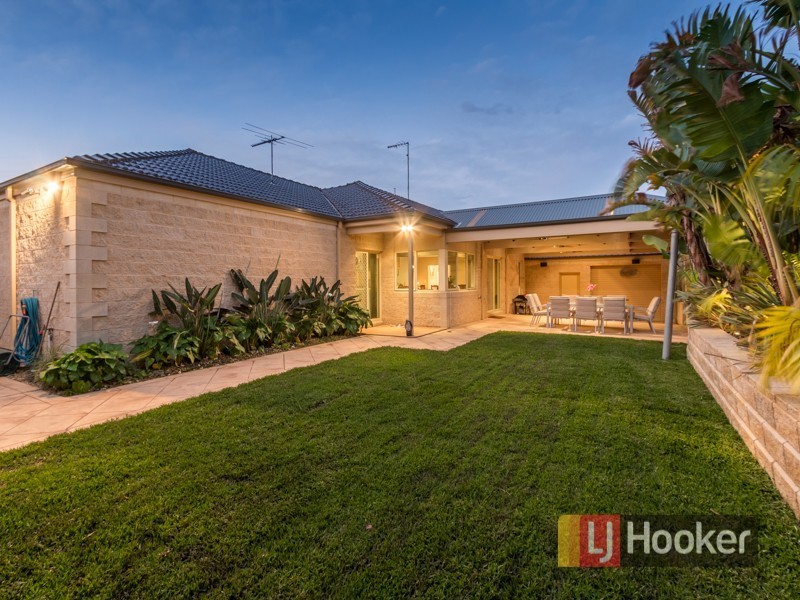 15 Bryn Mawr Boulevard, Berwick VIC 3806