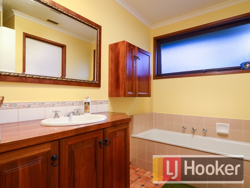 6 Kelso Place, Berwick VIC 3806