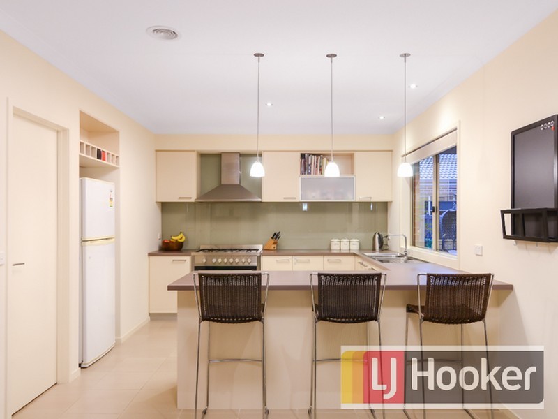 184 Linsell Blvd, Cranbourne East VIC 3977