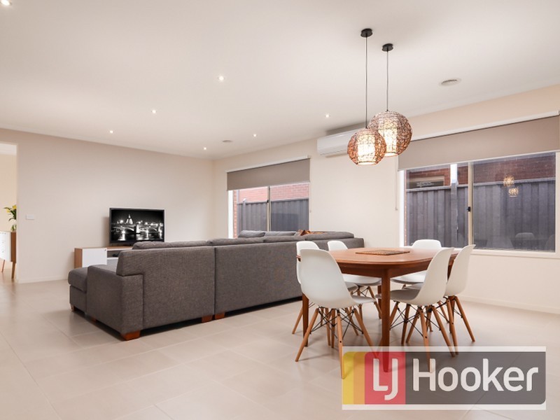 184 Linsell Blvd, Cranbourne East VIC 3977