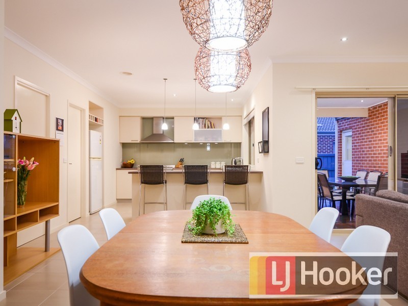 184 Linsell Blvd, Cranbourne East VIC 3977