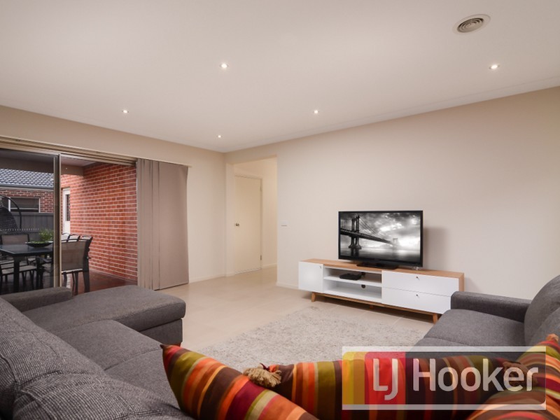 184 Linsell Blvd, Cranbourne East VIC 3977