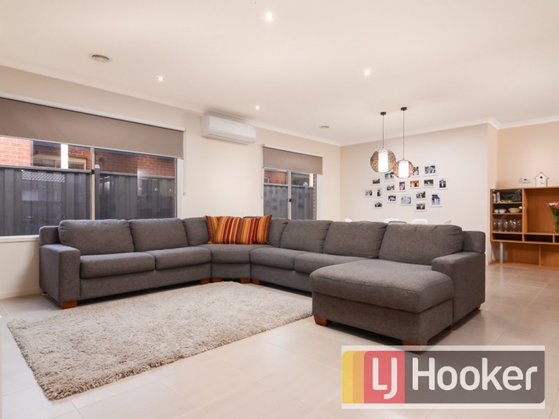 184 Linsell Blvd, Cranbourne East VIC 3977