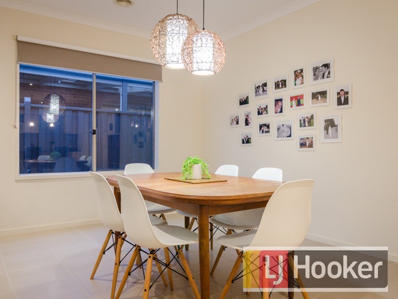 184 Linsell Blvd, Cranbourne East VIC 3977