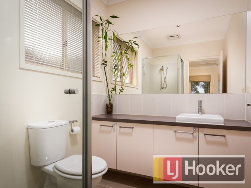 184 Linsell Blvd, Cranbourne East VIC 3977