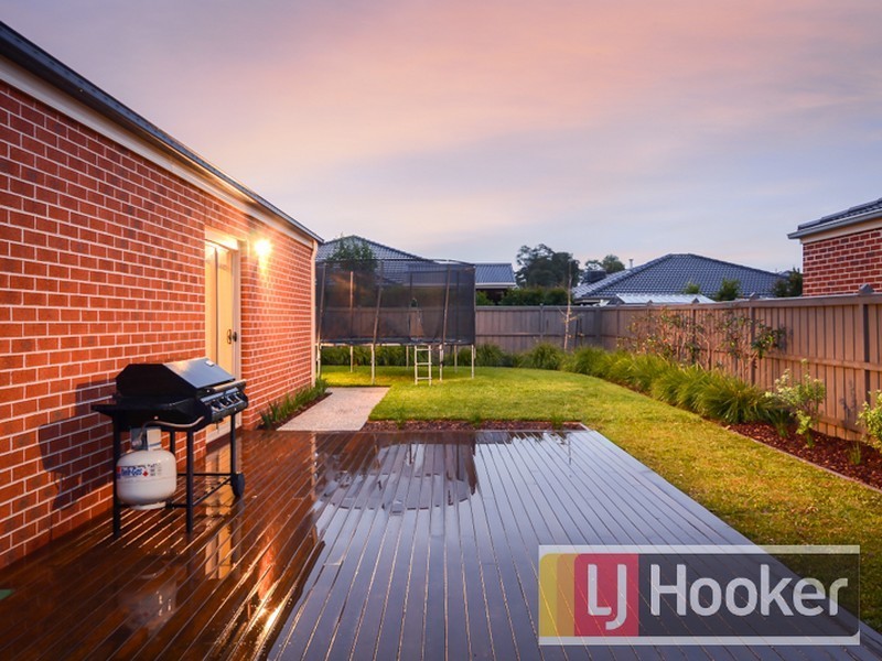 184 Linsell Blvd, Cranbourne East VIC 3977