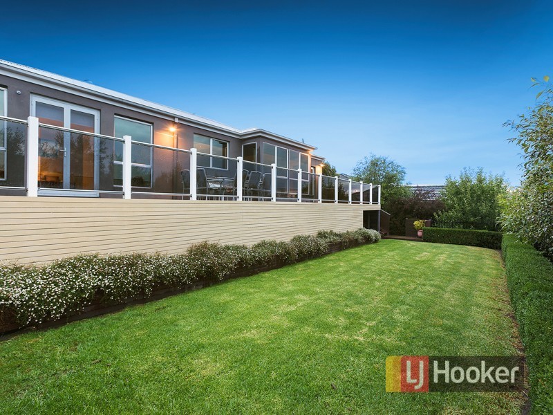 18 Wild Duck Way, Beaconsfield VIC 3807