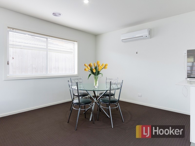 Unit 4/22-30 Golf Links Road, Berwick VIC 3806