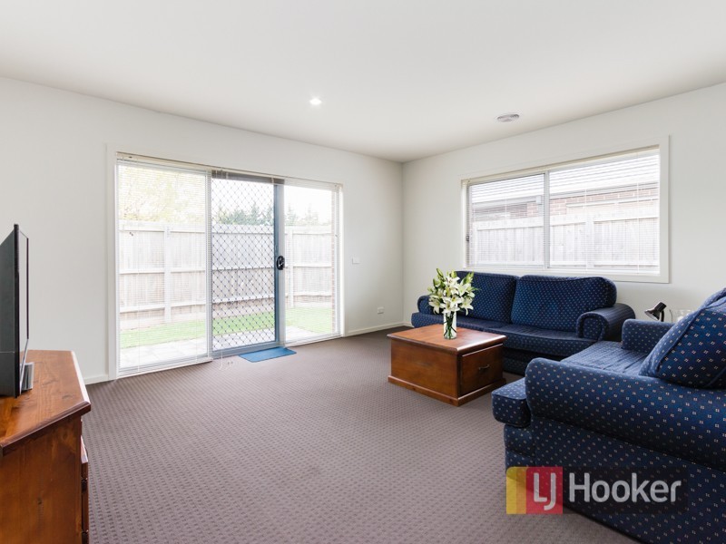 Unit 4/22-30 Golf Links Road, Berwick VIC 3806
