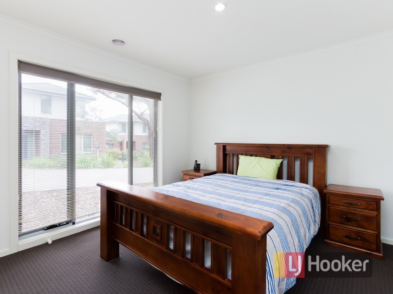 Unit 4/22-30 Golf Links Road, Berwick VIC 3806