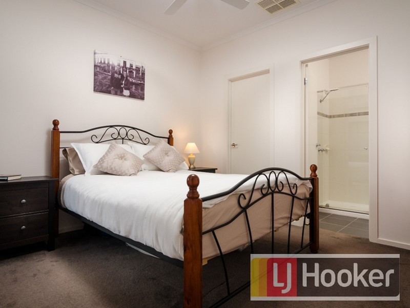 Unit 4/7-8 Roseville Court, Berwick VIC 3806