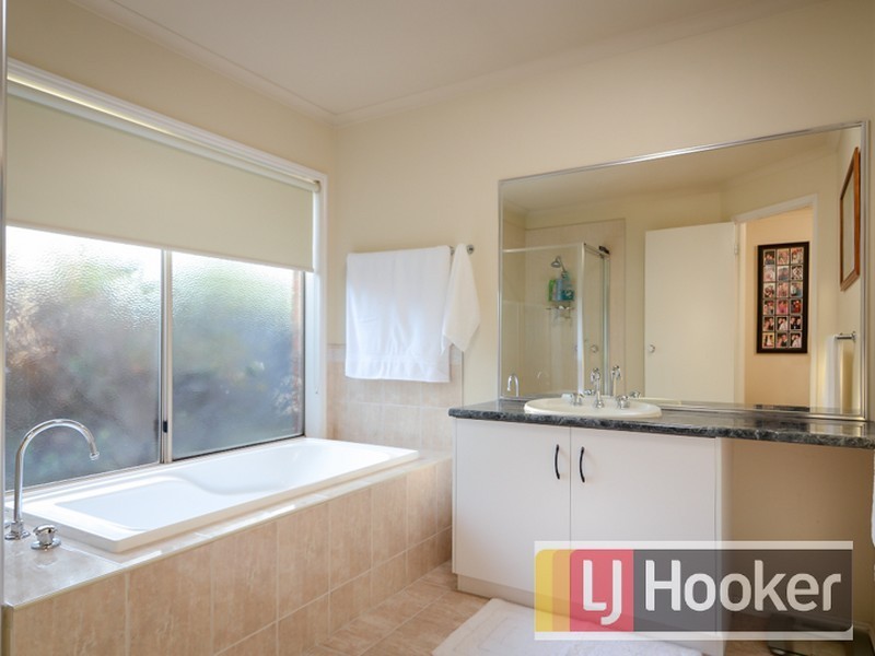 1 Stirling Circuit, Beaconsfield VIC 3807