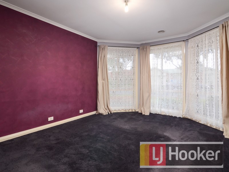 14 Masterton Place, Cranbourne East VIC 3977