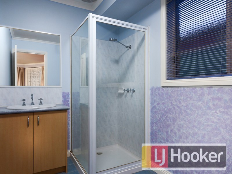 14 Masterton Place, Cranbourne East VIC 3977