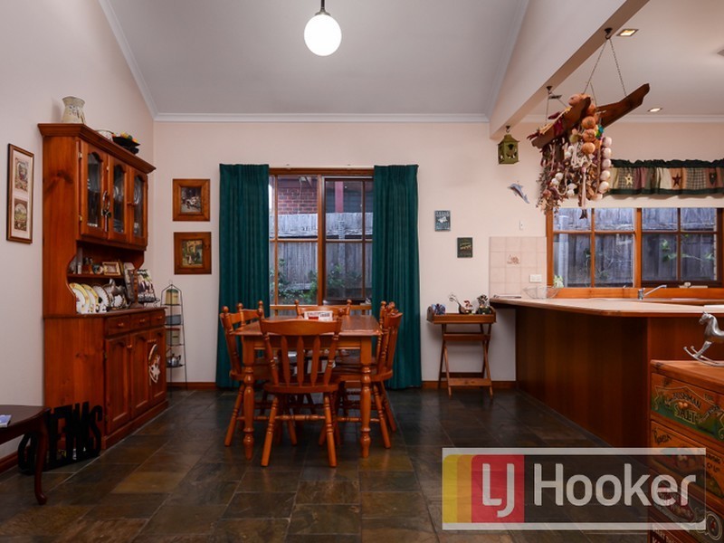 17 Fern Way, Narre Warren South VIC 3805