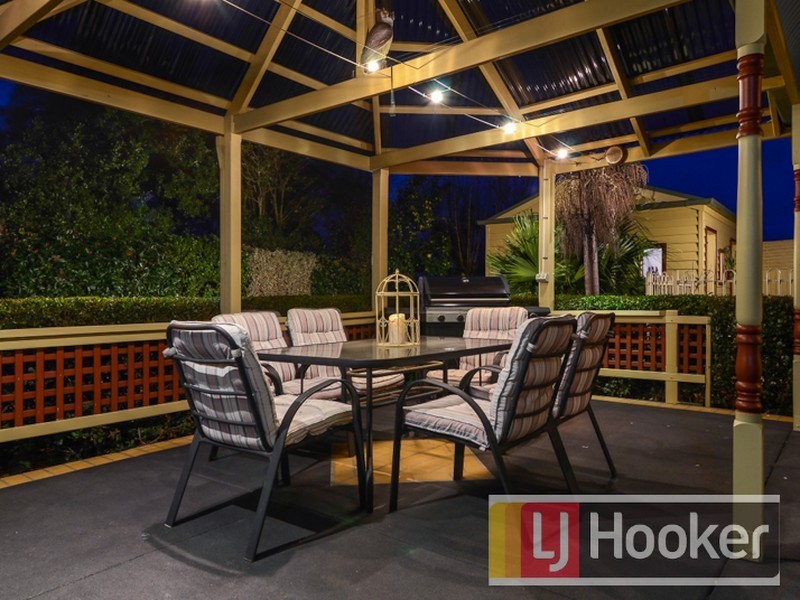 17 Fern Way, Narre Warren South VIC 3805