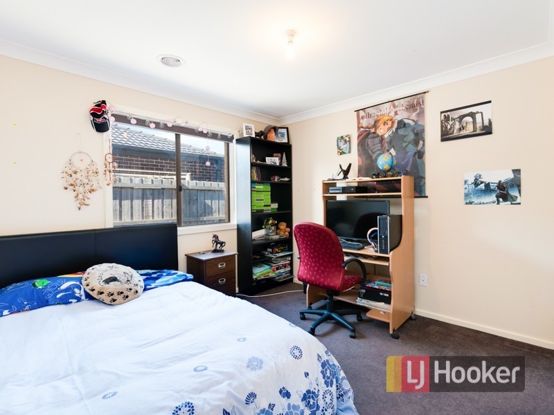 9 Kirwan Drive, Cranbourne East VIC 3977