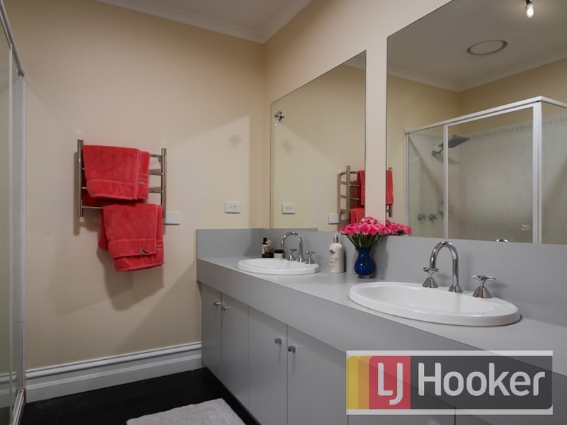 32 Ashfield Drive, Berwick VIC 3806