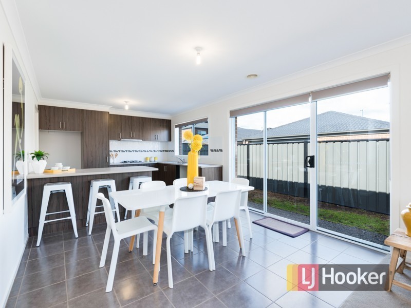 20 Ventasso Street, Clyde North VIC 3978