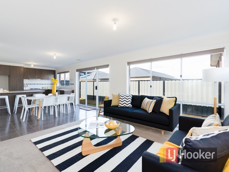 20 Ventasso Street, Clyde North VIC 3978