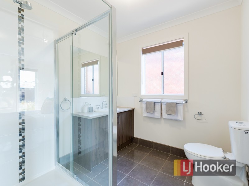 20 Ventasso Street, Clyde North VIC 3978