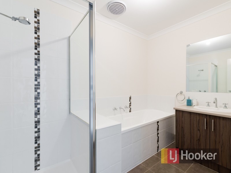 20 Ventasso Street, Clyde North VIC 3978