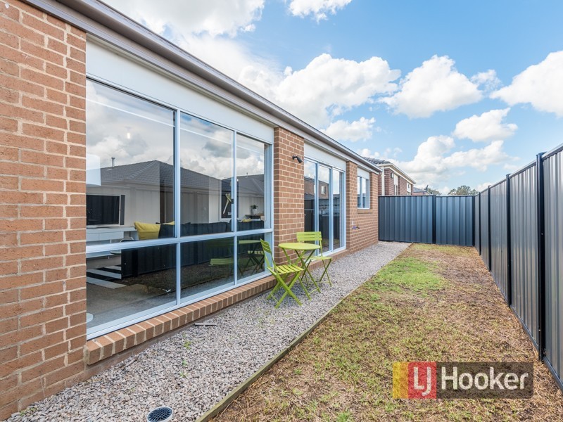 20 Ventasso Street, Clyde North VIC 3978