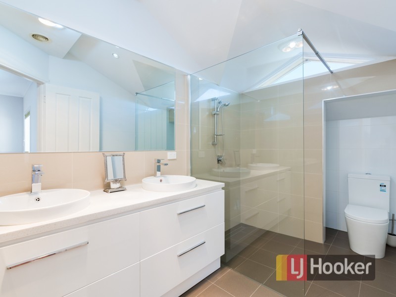 2/229 Gallaghers Road, Glen Waverley VIC 3150