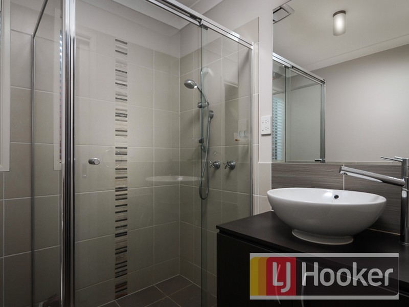8 Markbeech Circuit, Officer VIC 3809