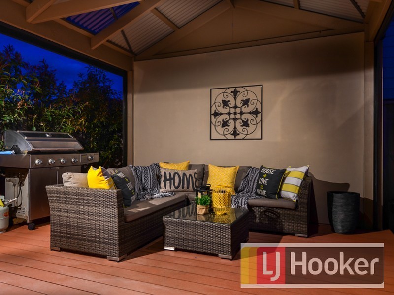 8 Markbeech Circuit, Officer VIC 3809