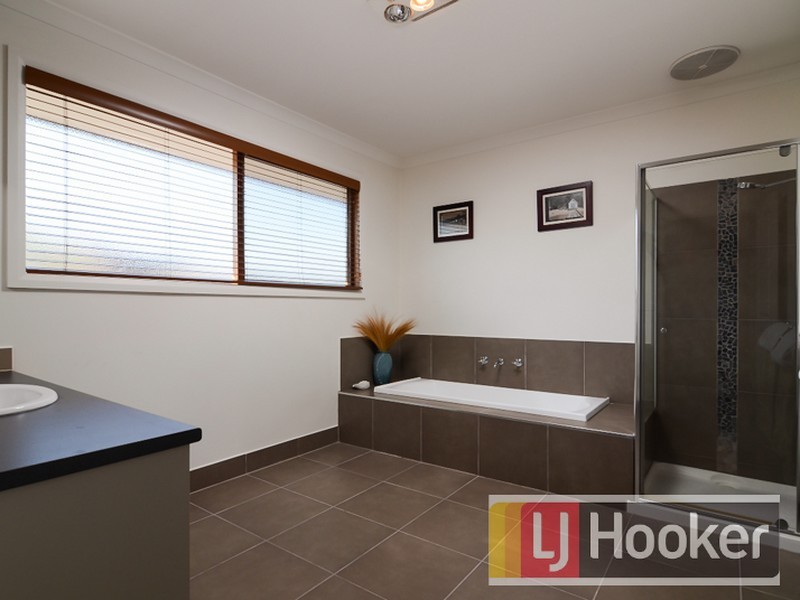 9 Jembecca Drive, Berwick VIC 3806
