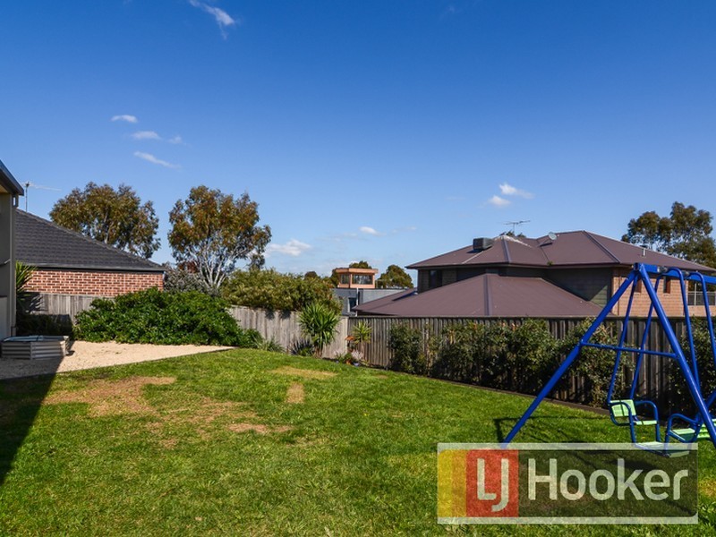9 Jembecca Drive, Berwick VIC 3806