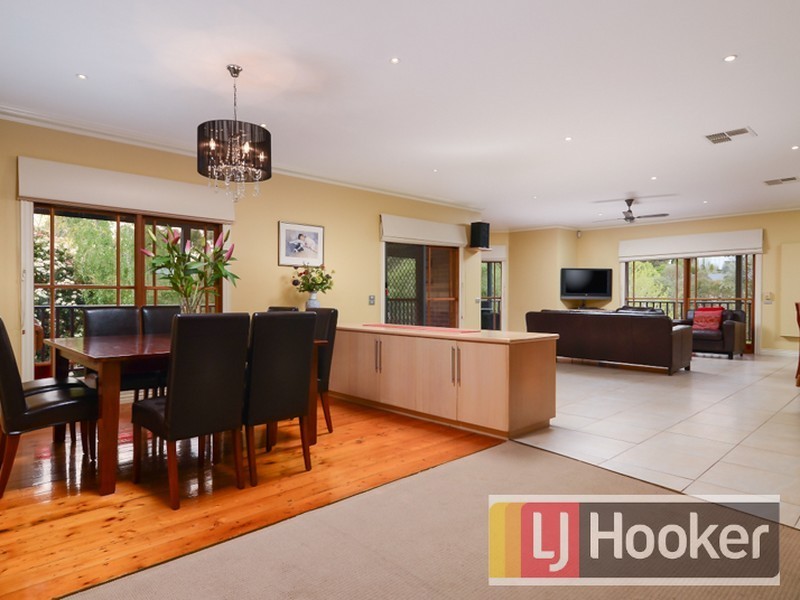 26 Waterford Close, Narre Warren North VIC 3804