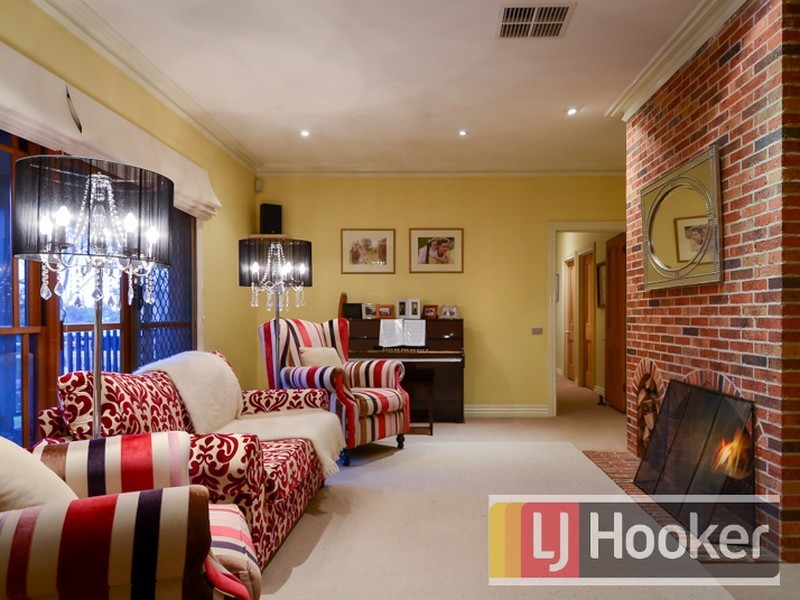 26 Waterford Close, Narre Warren North VIC 3804