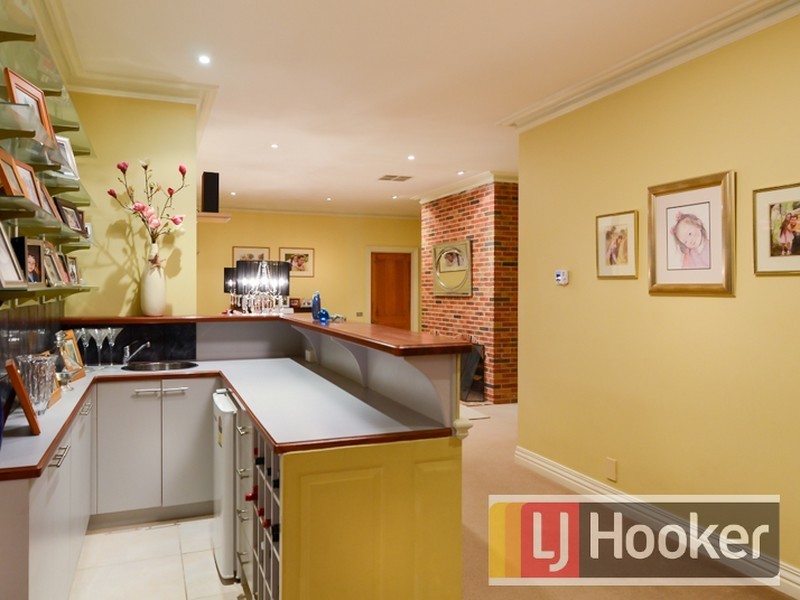 26 Waterford Close, Narre Warren North VIC 3804