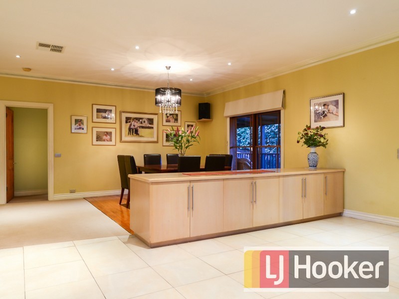 26 Waterford Close, Narre Warren North VIC 3804