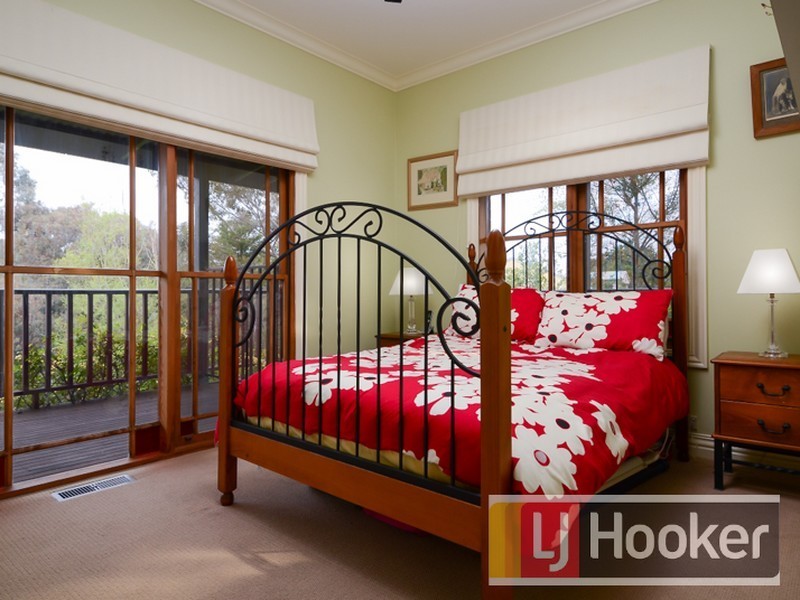 26 Waterford Close, Narre Warren North VIC 3804