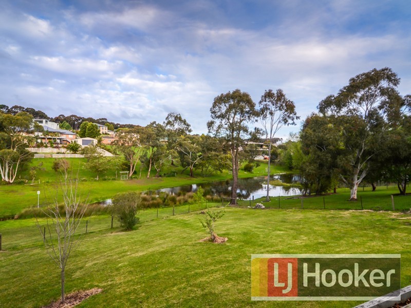 26 Waterford Close, Narre Warren North VIC 3804