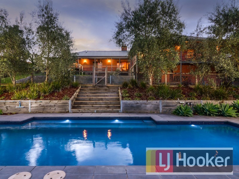 26 Waterford Close, Narre Warren North VIC 3804