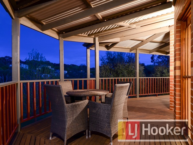 26 Waterford Close, Narre Warren North VIC 3804