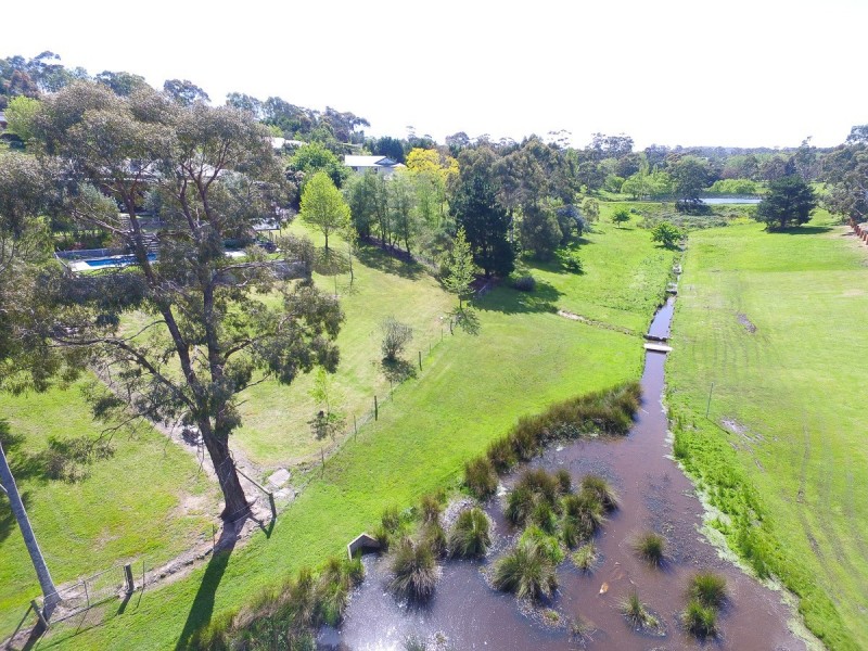 26 Waterford Close, Narre Warren North VIC 3804