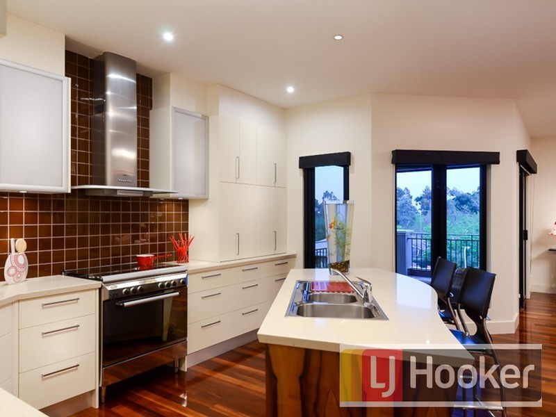 24 Melville Park Drive, Berwick VIC 3806